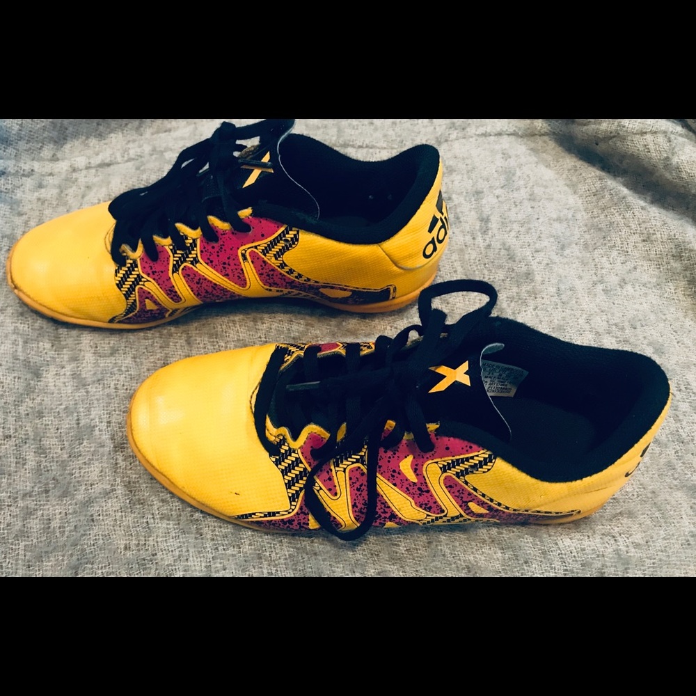 ⚽️ Adidas indoor  Soccer⚽️